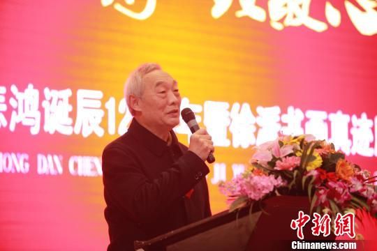 徐悲鸿之子、中国人民大学徐悲鸿艺术研究院院长、中国书画家联谊会主席、全国政协委员徐庆平在开幕仪式上发言。　邢洋　摄